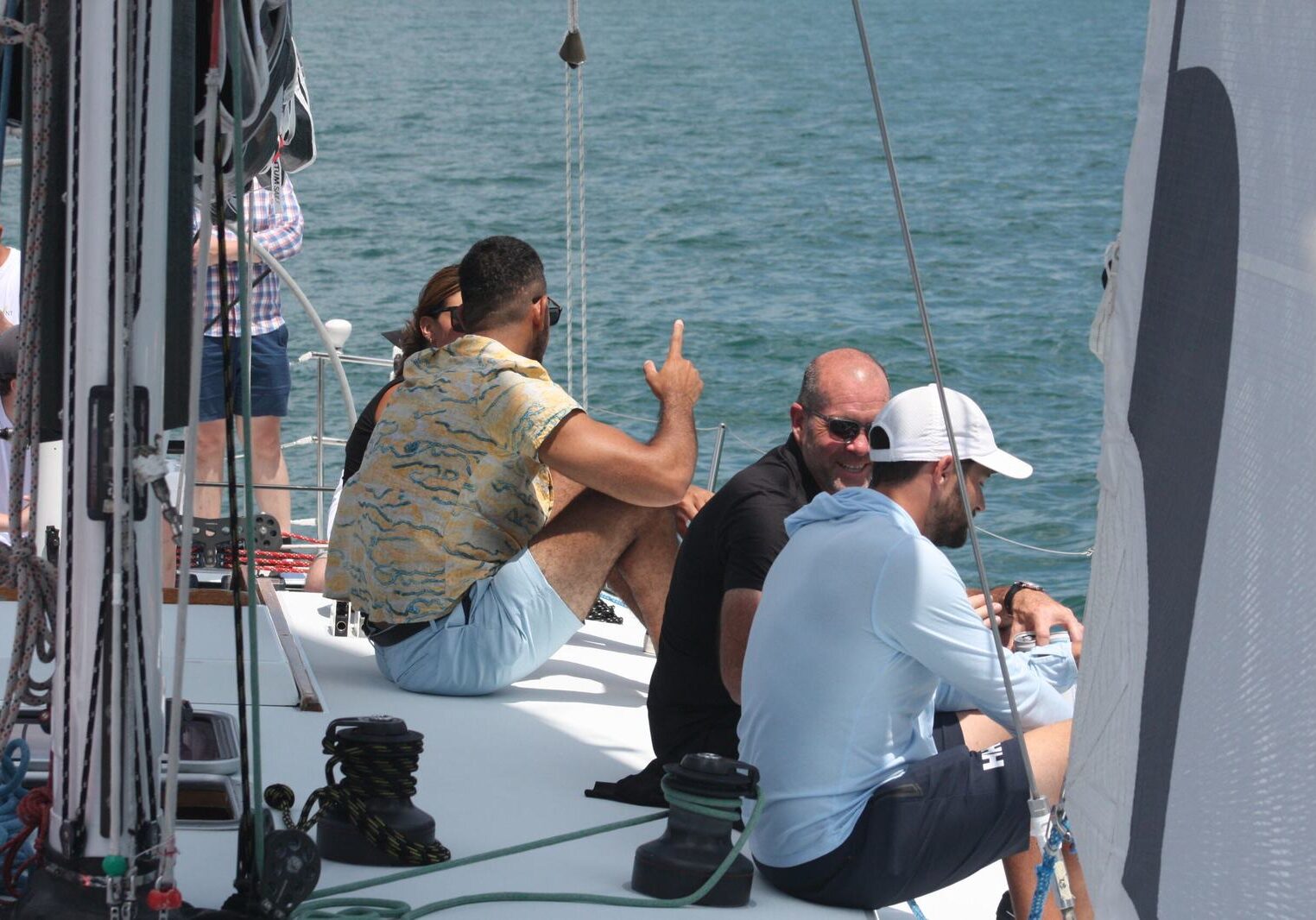 Long distance sailing preparation for crews and teams