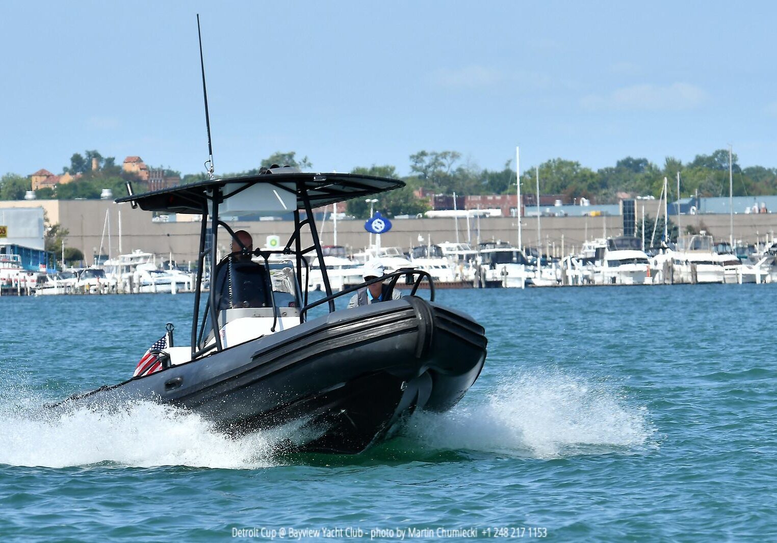 Marina navigation experience by boat in Detroit